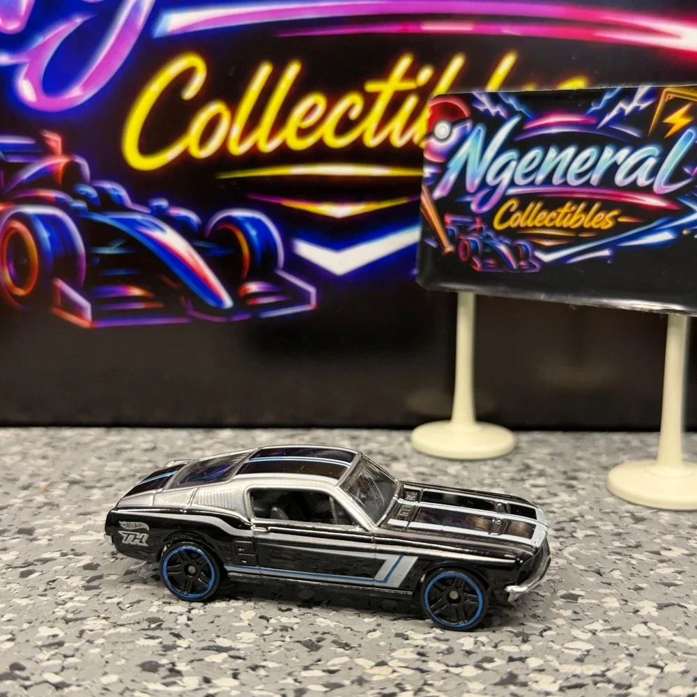 Hot Wheels 1967 Ford Mustang Treasure Hunt Black Silver Blue Stripe R7520 D48